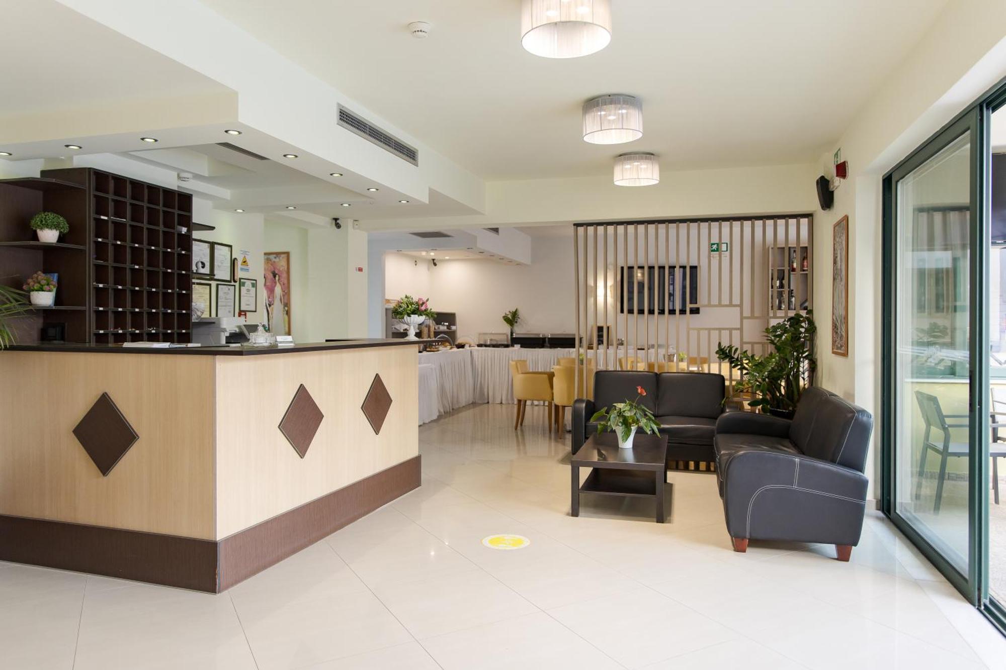 Athina Beach Hotel Kato Daratso Bagian luar foto