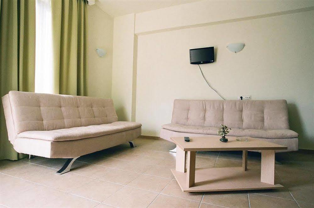 Athina Beach Hotel Kato Daratso Bagian luar foto